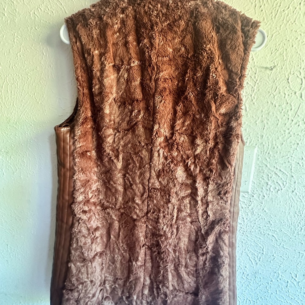 Marc New York Chocolate Faux Fur Vest - Picture 7 of 8